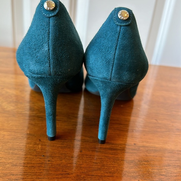 Brand New Without Box Michael Kors Suede Heels - Picture 4 of 6